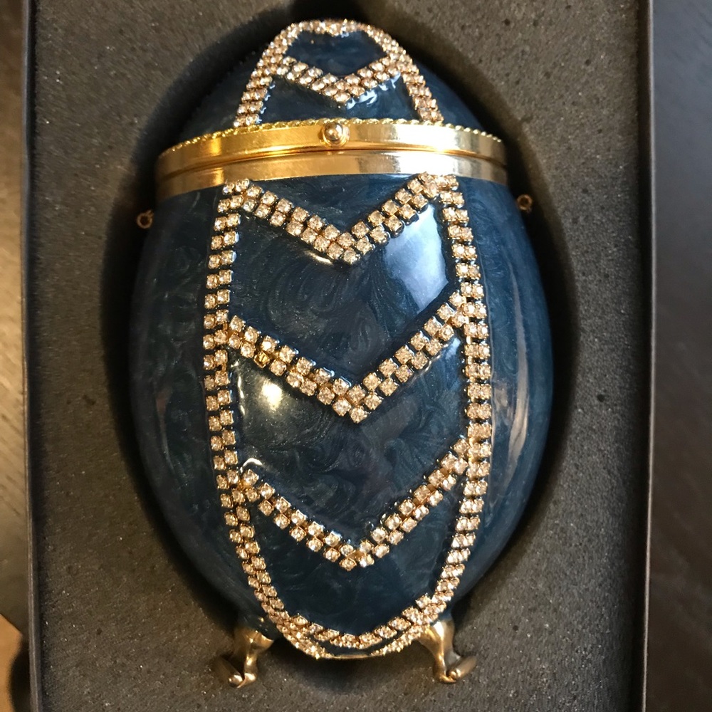 Vivian Alexander Egg Purse
